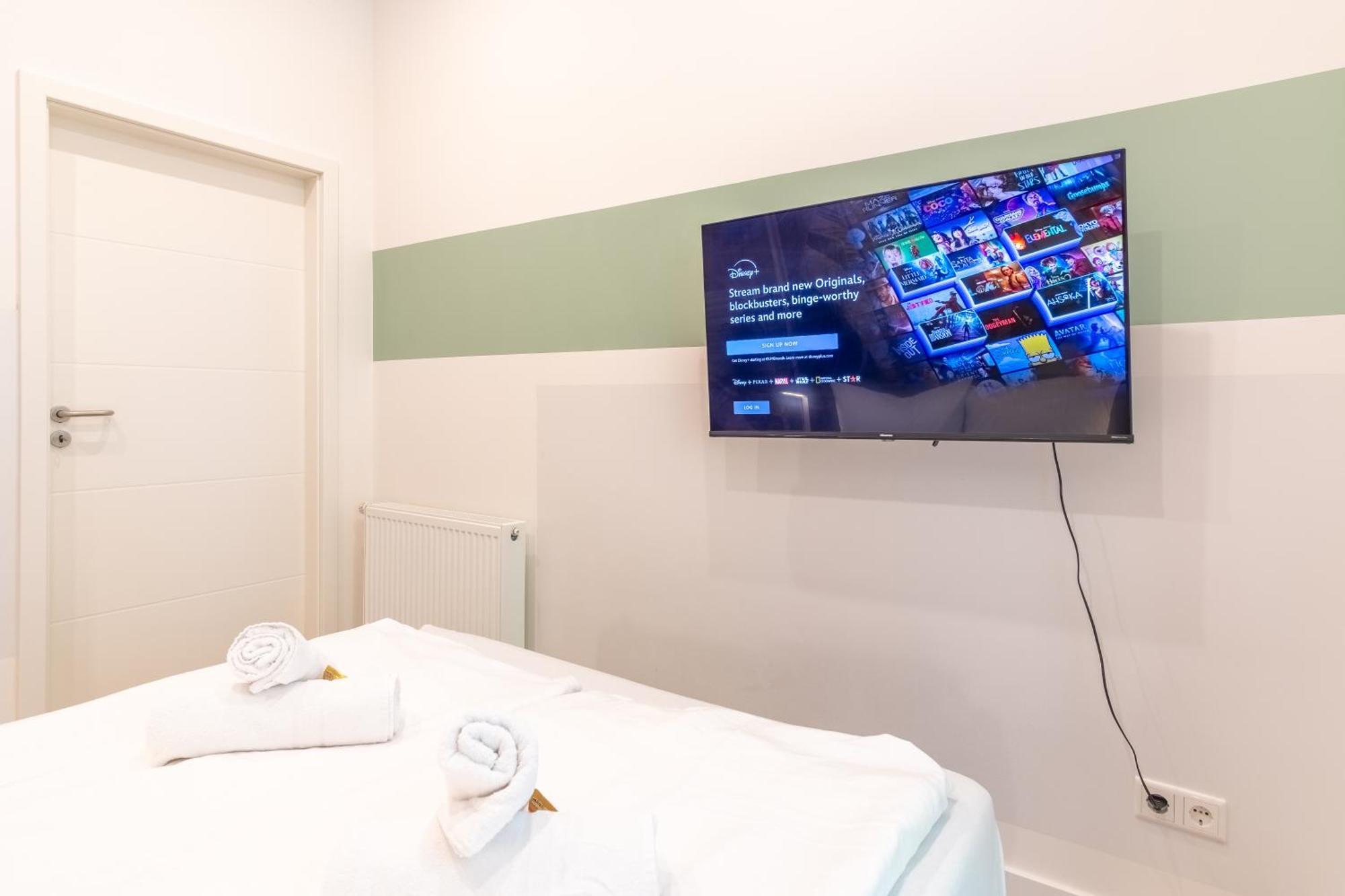 65 Zoll 4K Tv, Disney Plus, Soundbar, Kostenloser Kaffee, 5 Raeume ไลป์ซิก ภายนอก รูปภาพ